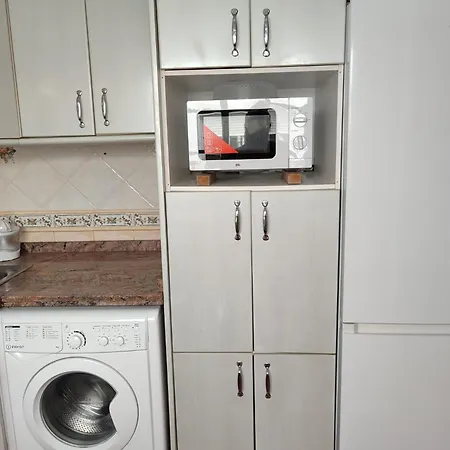 Reyes Фуэнхирола