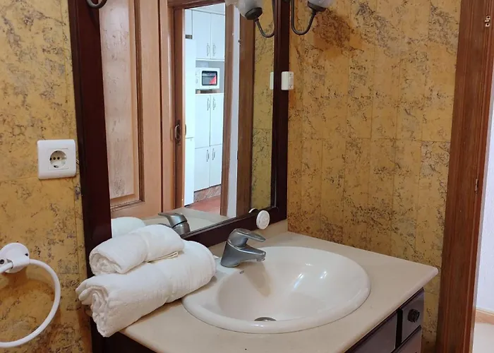 Reyes Фуэнхирола